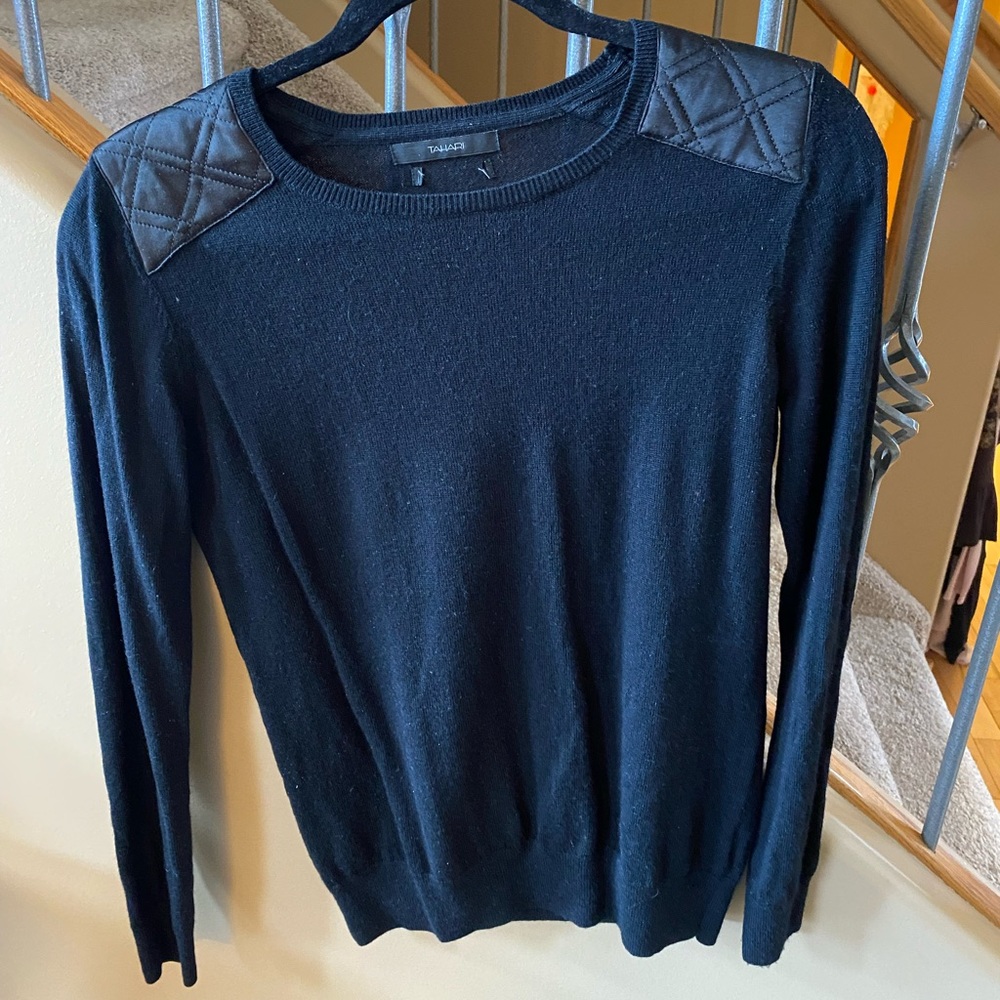 2/$20 ❤️ - SHIRT | Tahari size small